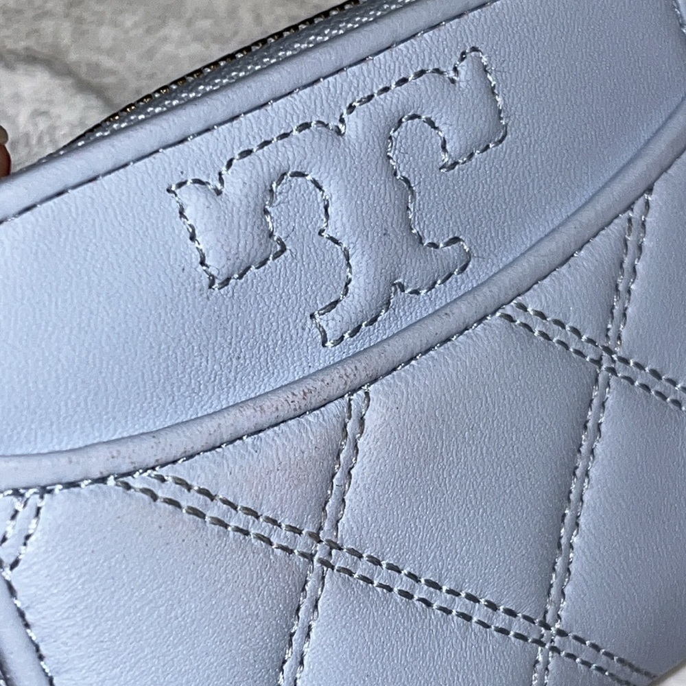 Tory Burch Light Blue Quilted Wallet EUC - Picture 7 of 11